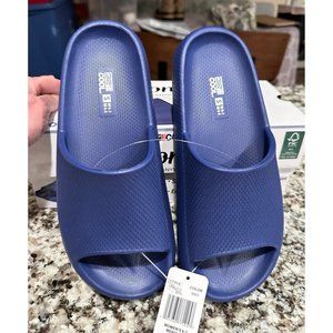 Unisex 32 degree slides in Navy Men’s 4-5 Ladies 6-7